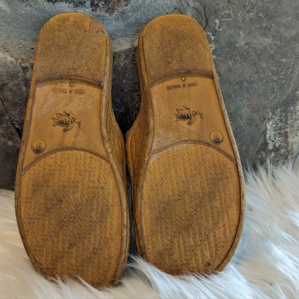 Pali Hawaii Faux Snake Skin Pattern Slip On Mustard Sandal Size 9 - Picture 4 of 8